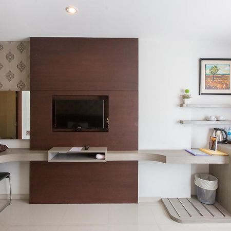 Hemingways Silk Hotel Patong 외부 사진