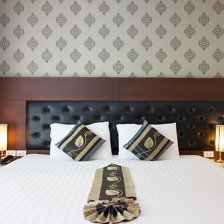 Hemingways Silk Hotel Patong 외부 사진