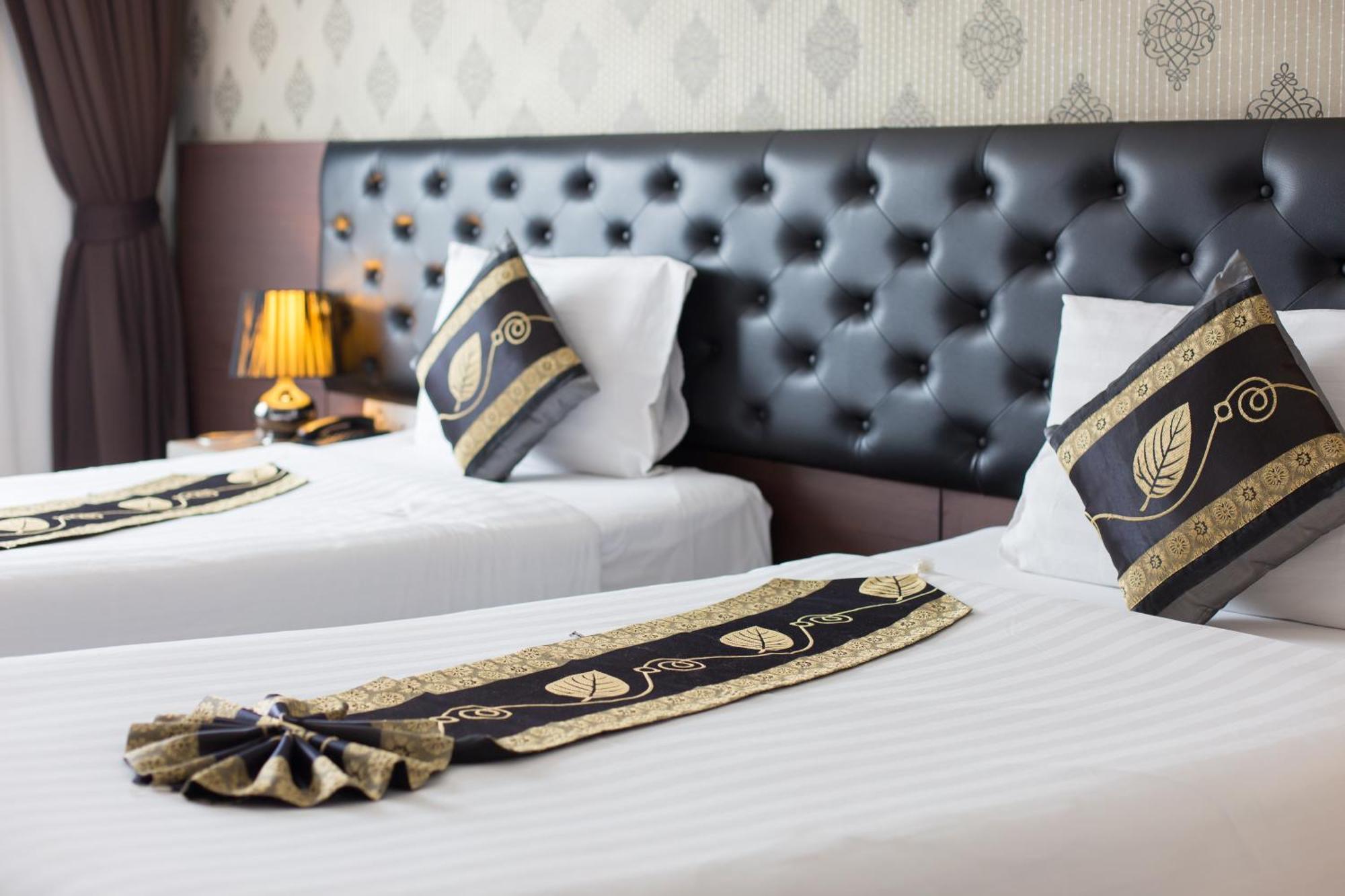 Hemingways Silk Hotel Patong 외부 사진