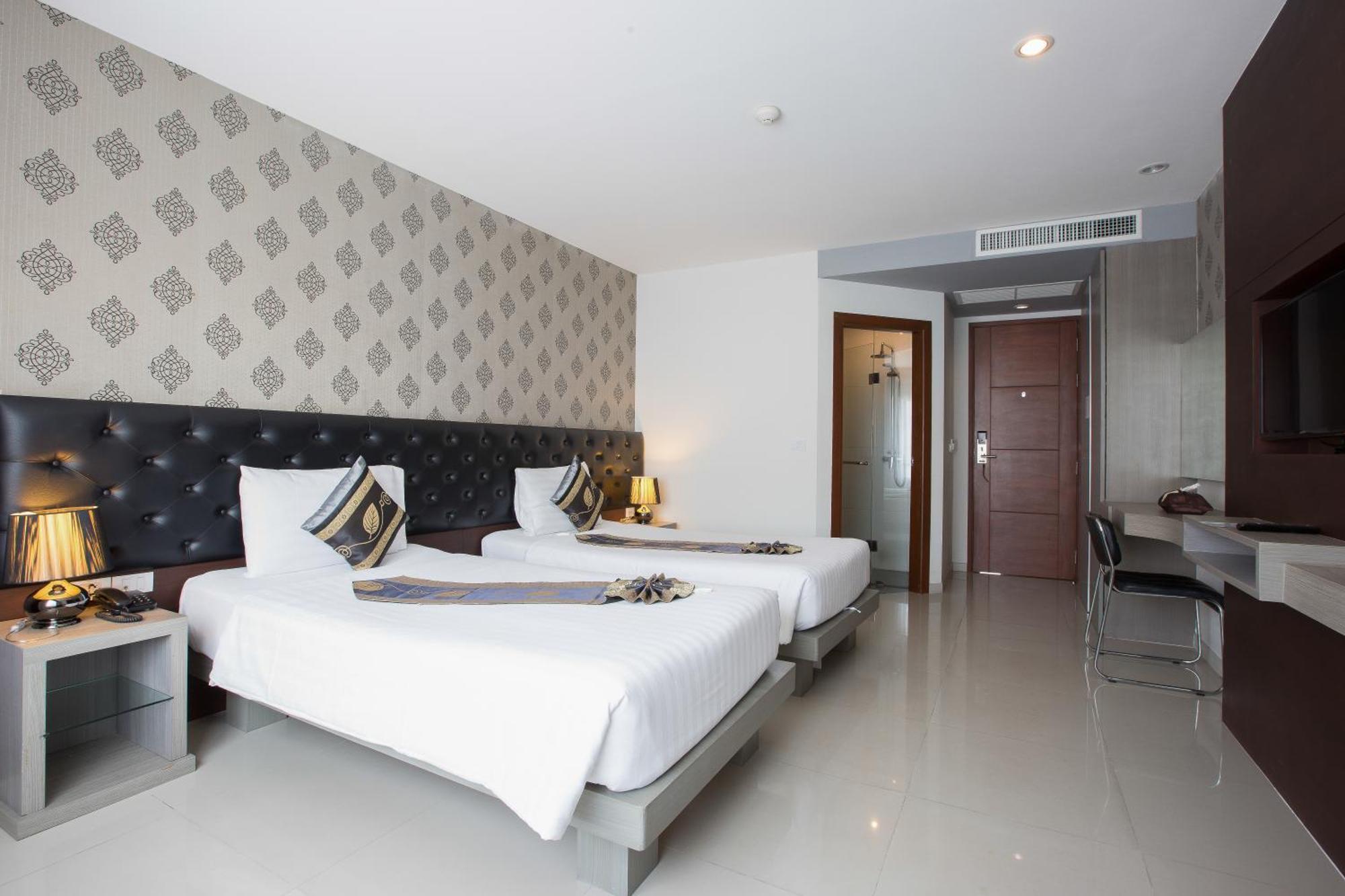 Hemingways Silk Hotel Patong 외부 사진