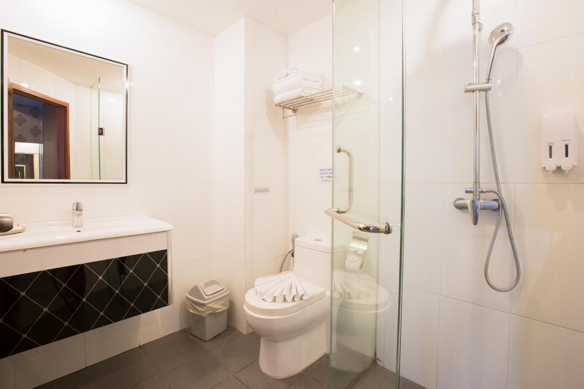 Hemingways Silk Hotel Patong 외부 사진