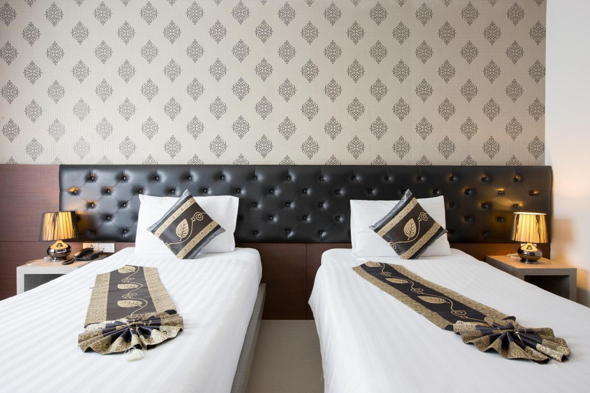 Hemingways Silk Hotel Patong 외부 사진