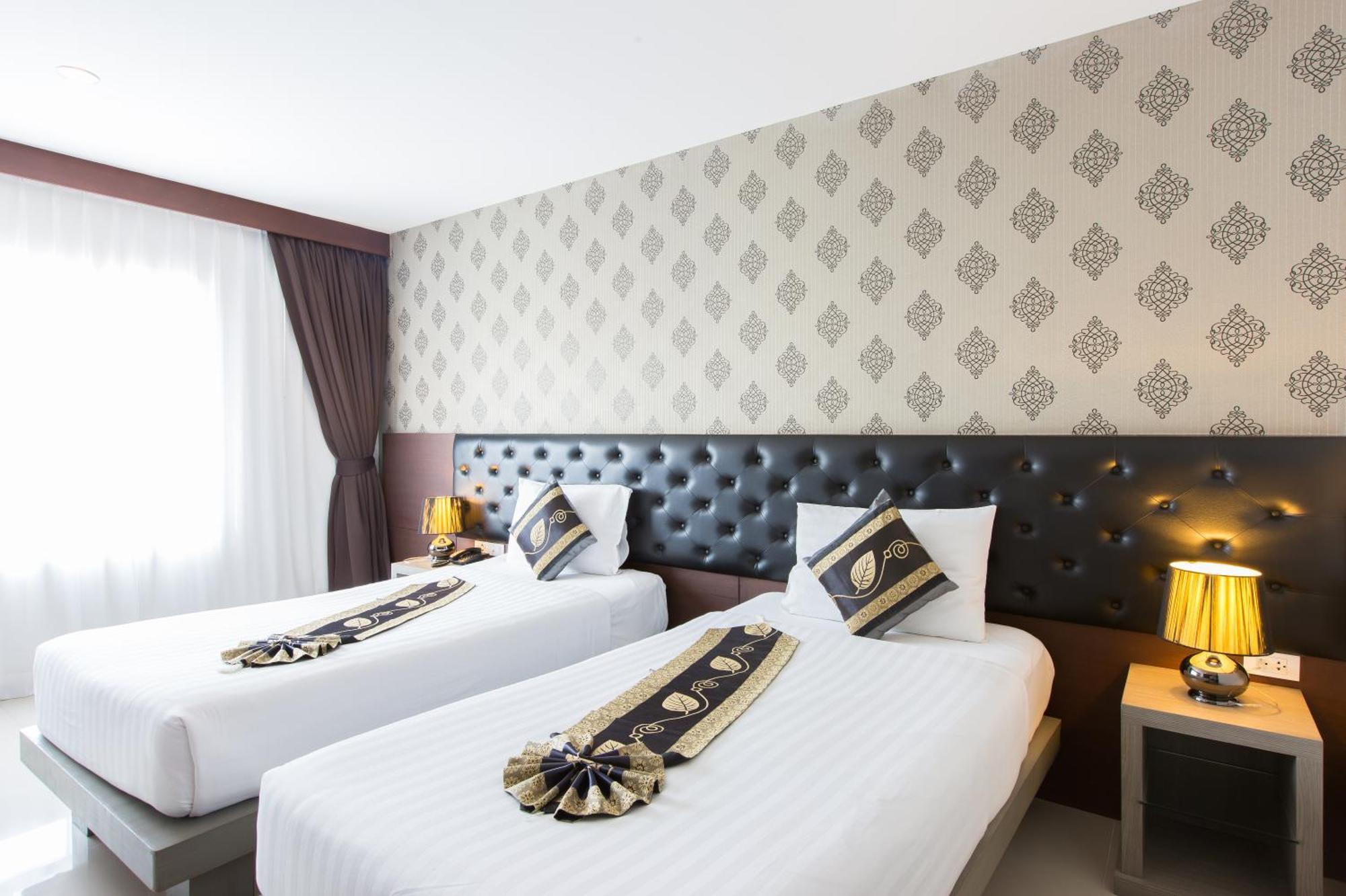 Hemingways Silk Hotel Patong 외부 사진