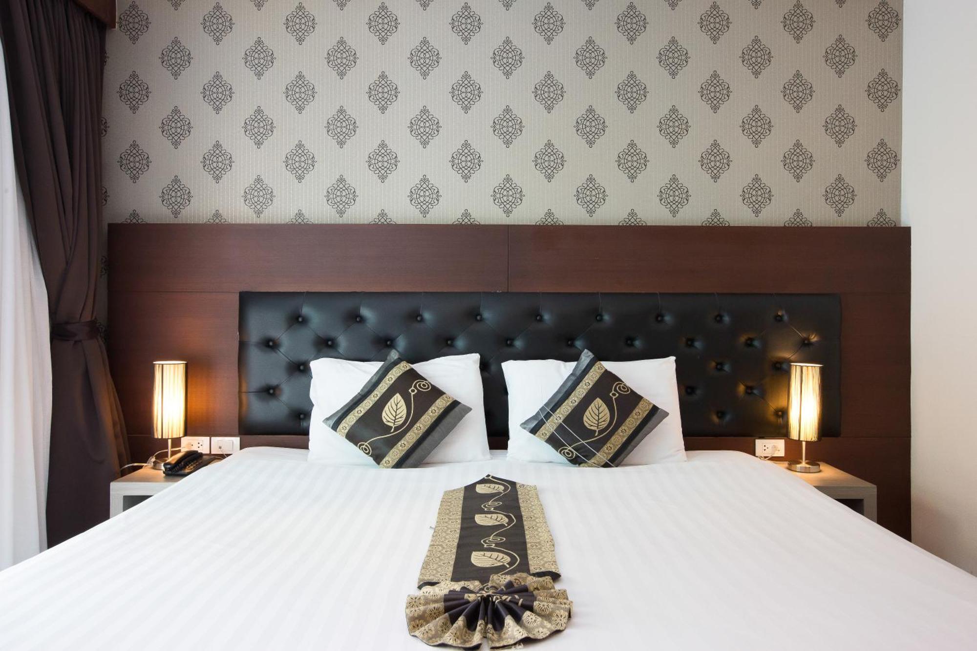 Hemingways Silk Hotel Patong 외부 사진